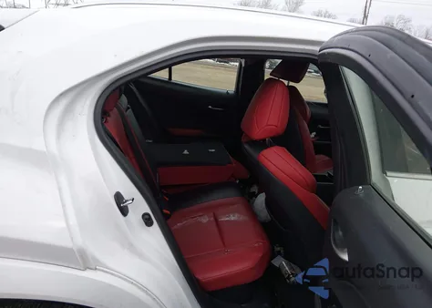 2022 Lexus Ux 250H F Sport z USA, uszkodzony, nr VIN JTHR9JBH9N2055711